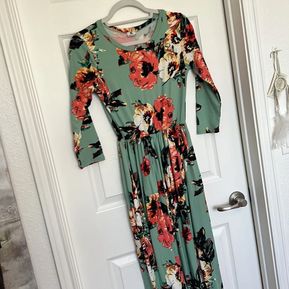 {JessaKae} Mint Classic Rose Maxi - Picture 3 of 3